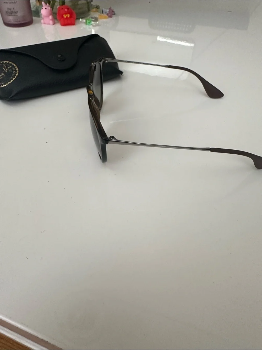 Ray-Ban Brown Gradient Round Sunglasses with Black Case